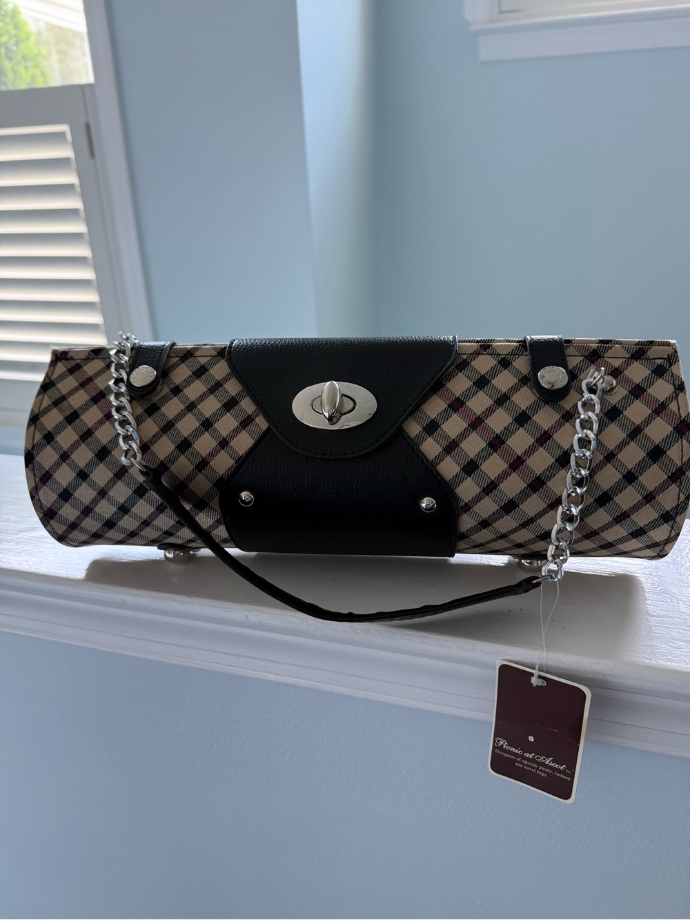 Plaid Roll-Style Wine Bag in Beige and Black